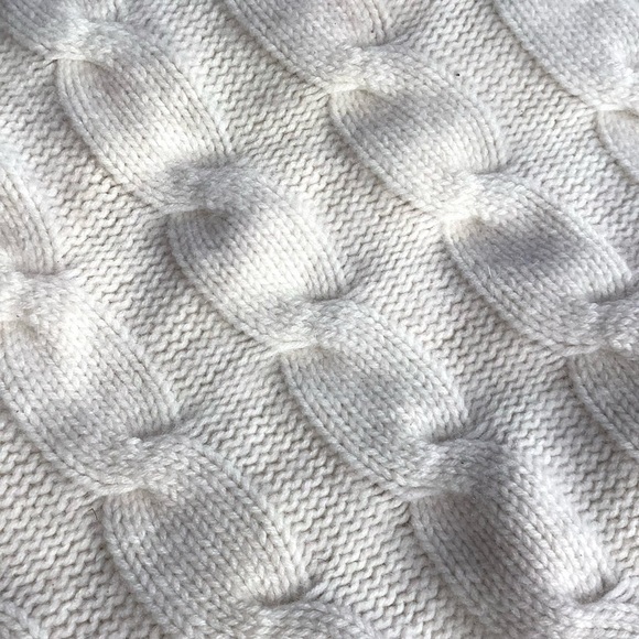 Express Design Studio Cream 100% Cashmere Cable Knit Poncho Wrap Size O/ S - Picture 11 of 12